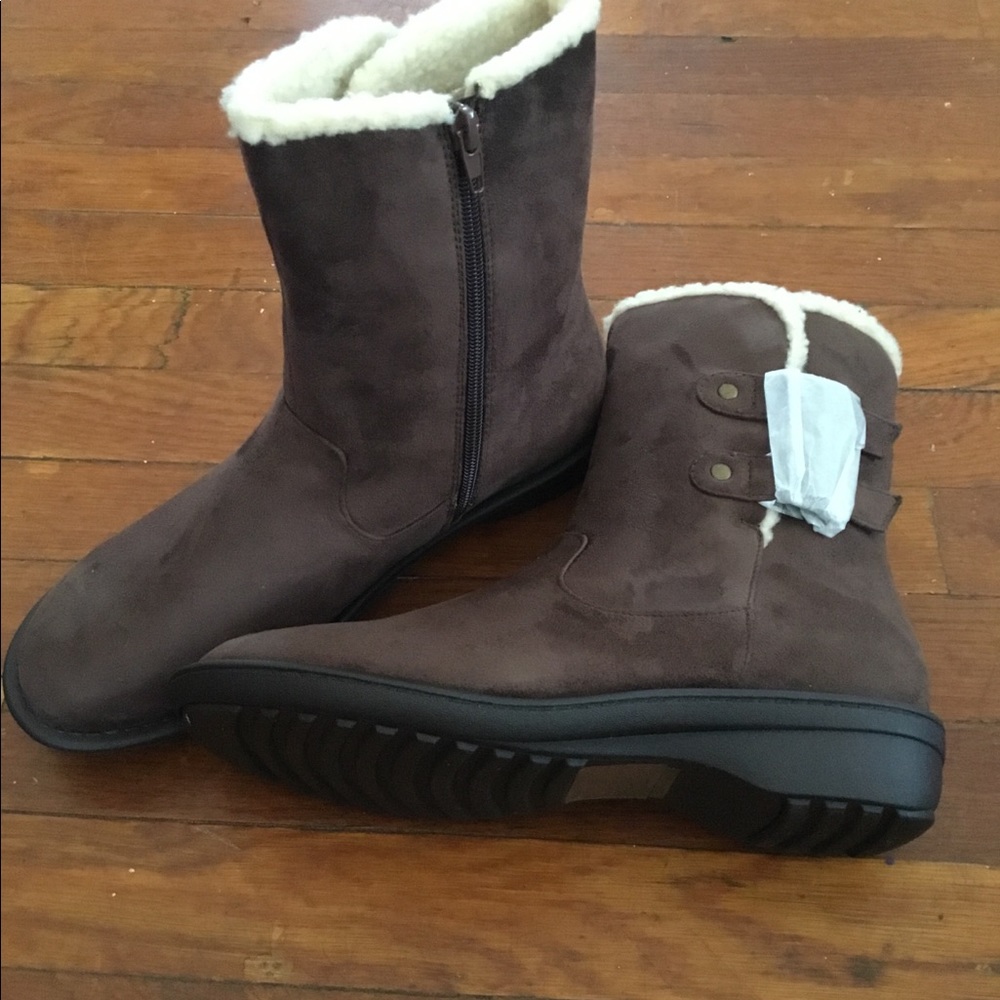 N.Y.L.A Brown suede Boots
